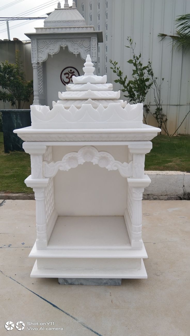 Elegant Pillars and Decorative Hand-Carved White Marble Temple for Home