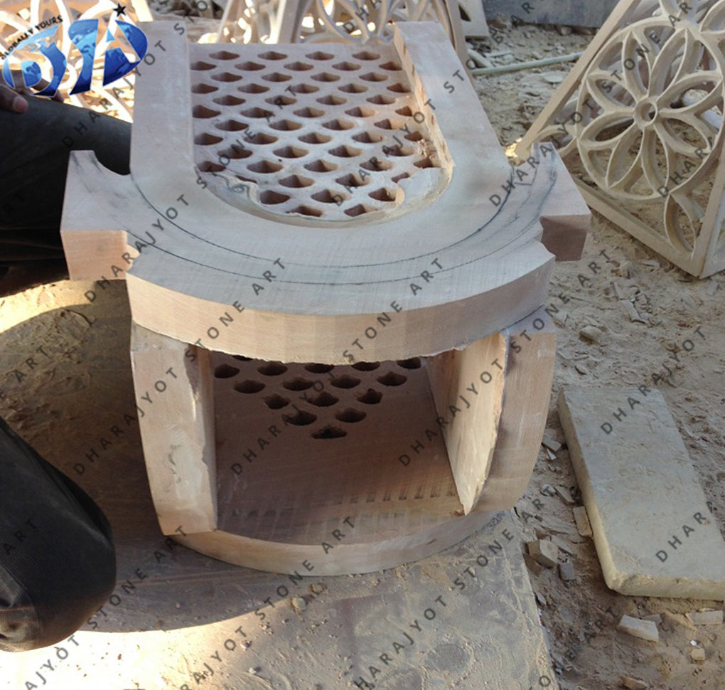 Pink Sand Stone Carved Garden Lamp